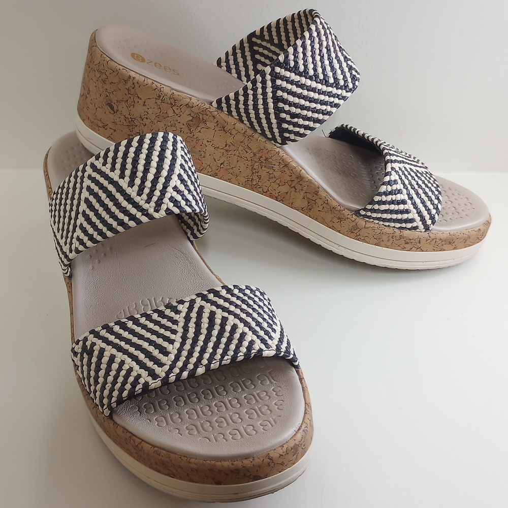 Women's Causal Wedge Sandals With Black + White Woven Straps - Like New!